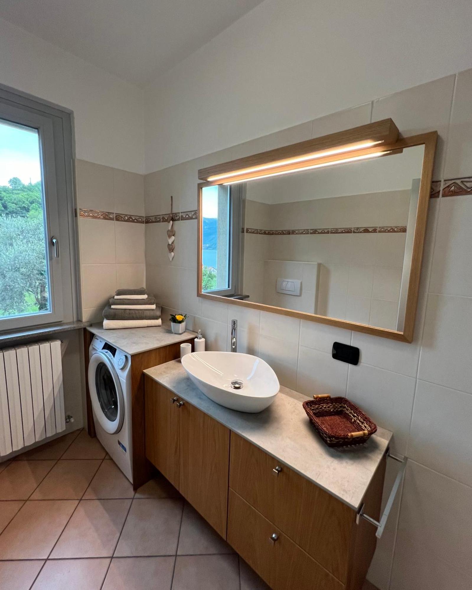 2 Cuori Al Lago - Appartamento In Villetta Singola Манделло-дель-Ларіо Екстер'єр фото