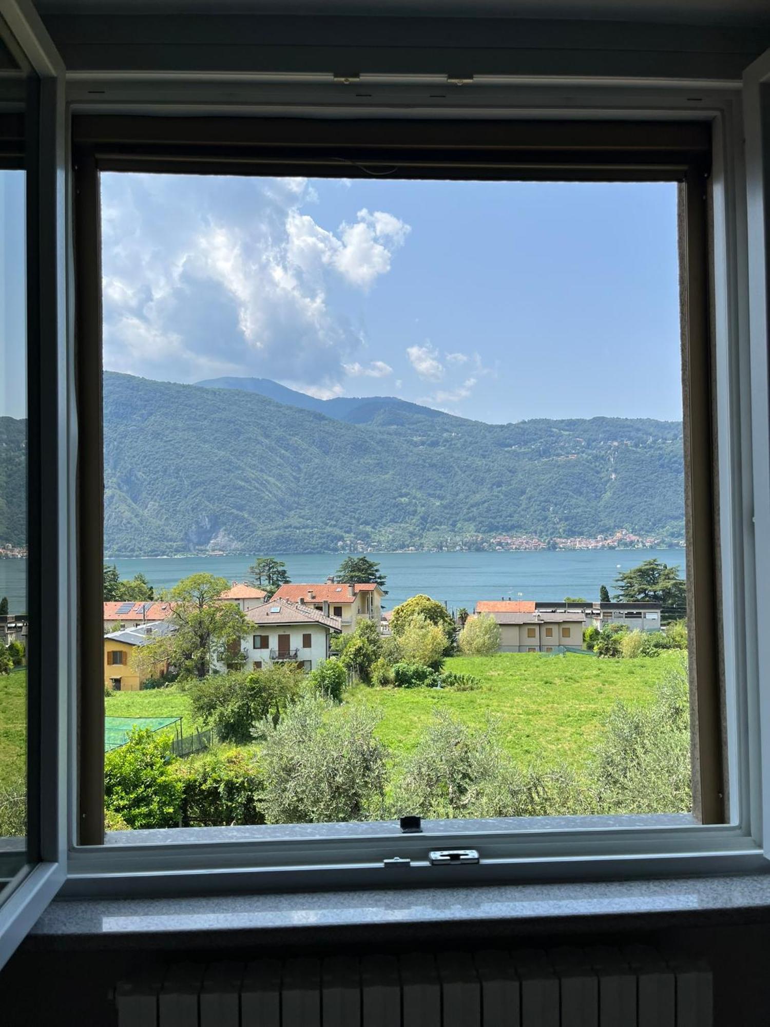 2 Cuori Al Lago - Appartamento In Villetta Singola Манделло-дель-Ларіо Екстер'єр фото
